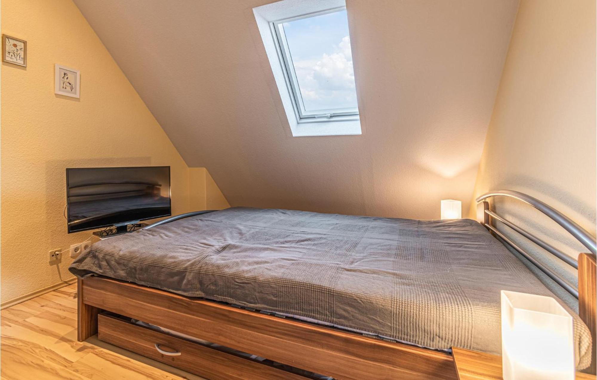 Amazing home in Hennstedt with WiFi, 2 Bedrooms&Sauna Buitenkant foto
